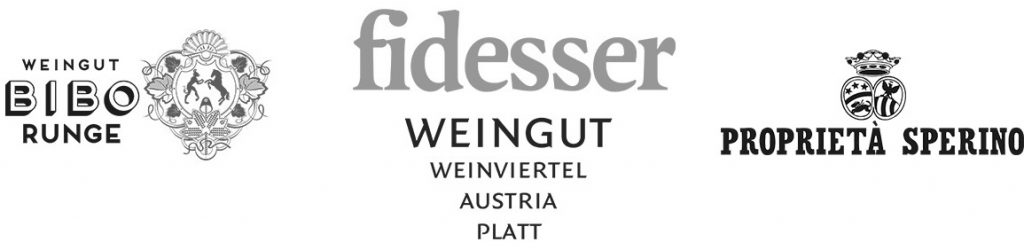 Weinexperte, Sommelier, Weinverkostung, Weinwissen, Weinblog, Weinmagazin, Weinliebhaber, Weinpodcast, Weinprobe, Weinreise, Weinjournalismus, Weinkultur, Weinszene, Weinbranche, Weinwirtschaft, Weinverkauf, Weingeschäft, Weingut, Weinherstellung, Weinproduktion, Winzer, Weinhändler, Weindegustation, Weinbewertung, Weinbeschreibung, Weinanalyse, Weinkritik, Weinsensorik, Weinverkostungsnotizen, Weinempfehlung, Weinführer, Weinkarte, Weintipps, Weinpreise, Weinbewertungen, Weinexpertenmeinung, Weinfachhandel, Weinauswahl, Weinkeller, Weinausbau, Weinreben, Weinbau, Terroir, Weinregion, Weinbaugebiet, Weinbauklima, Weinberge, Weinlese, Rebsorten, Weintrauben, Weißwein, Rotwein, Roséwein, Schaumwein, Sekt, Champagner, Naturwein, Bio-Wein, biodynamischer Wein, Orange Wine, Pet Nat, Süßwein, Dessertwein, Eiswein, Spätlese, Kabinett, Trockenbeerenauslese, Qualitätswein, Prädikatswein, Tafelwein, Landwein, Grand Cru, Premier Cru, Barrique, Holzfass, Edelstahltank, Weinlagerung, Weinreifung, Flaschenreifung, Dekantieren, Karaffieren, Weinservice, Weingläser, Weinzubehör, Weinzubehör kaufen, Weinlager, Weinshop, Online-Weinhandel, Weinbestellung, Weinempfehlungen, Weinpreise vergleichen, Weingeschenke, Weinpräsent, Weinveranstaltungen, Weinfestival, Weinmesse, Weinseminar, Weinprobe buchen, Online-Weinprobe, Virtuelle Weinprobe, Weinabend, Weinerlebnis, Wein & Speisen, Weinpairing, Foodpairing, Käse und Wein, Wein und Fleisch, Wein und Fisch, Veganer Wein, Vegetarische Weinbegleitung, Sommelier-Tipps, Weinlexikon, Weinwissen für Anfänger, Weinwissen für Fortgeschrittene, Wein online kaufen, Wein-Abo, Weinclub, Weinbar, Weinlokal, Weinrestaurant, Sternekoch und Wein, Gourmet-Wein, Luxuswein, Raritätenwein, Weinraritäten, Alte Weine, Weinlagerung zuhause, Weinkühlschrank, Weinsammlung, Wein als Investment, Weinauktionen, Weinpreise Entwicklung, Weintrends, Naturwein-Trend, Nachhaltiger Wein, Faire Weine, Low Intervention Wine, Wein Podcast, Wein-Influencer, Weinblogger, Weinkritiker, Weinbewertungen online, Weinvergleich, Weinmarketing, Weinbranding, Weinhandel digital, Direktimport Wein, Exklusive Weine, Boutique-Wein, Familienweingut, Weingüter Deutschland, Weingüter Frankreich, Weingüter Italien, Weingüter Spanien, Weingüter Österreich, Weingüter Portugal, Weingüter Kalifornien, Weingüter Australien, Weingüter Südafrika, Weinregion Bordeaux, Weinregion Burgund, Weinregion Toskana, Weinregion Rioja, Weinregion Mosel, Weinregion Rheingau, Weinregion Pfalz, Weinregion Wachau, Weinregion Mendoza, Weinregion Napa Valley, Weinregion Barossa Valley, Weinregion Stellenbosch, Weinregion Champagne, Weinregion Loire, Weinregion Chianti, Weinregion Priorat, Weinregion Douro, Weinregion Oregon, Weinregion Washington State, Weinregion Neuseeland, Spitzenweine, Fine Wine, Kultweine, Prestige-Weine, Weinspekulation, Weinrecht, Weinetikett, Weinflasche, Korken oder Schraubverschluss, Weinlagerkapazität, Weintemperatur, Serviertemperatur, Weinbelüftung, Weinoxidation, Weinchemie, Weinbiologie, Weinaromen, Weinaromatik, Geschmackskategorien Wein, Weinprofil, Weinsäure, Weintannin, Restzucker, Alkoholgehalt Wein, Schwefel im Wein, Sulfite im Wein, Weinfehler, korkiger Wein, Weinkristalle, Depot im Wein, Wein trübe, Wein dekantieren ja oder nein, Weingenuss, Weinphilosophie, Weinpassion.