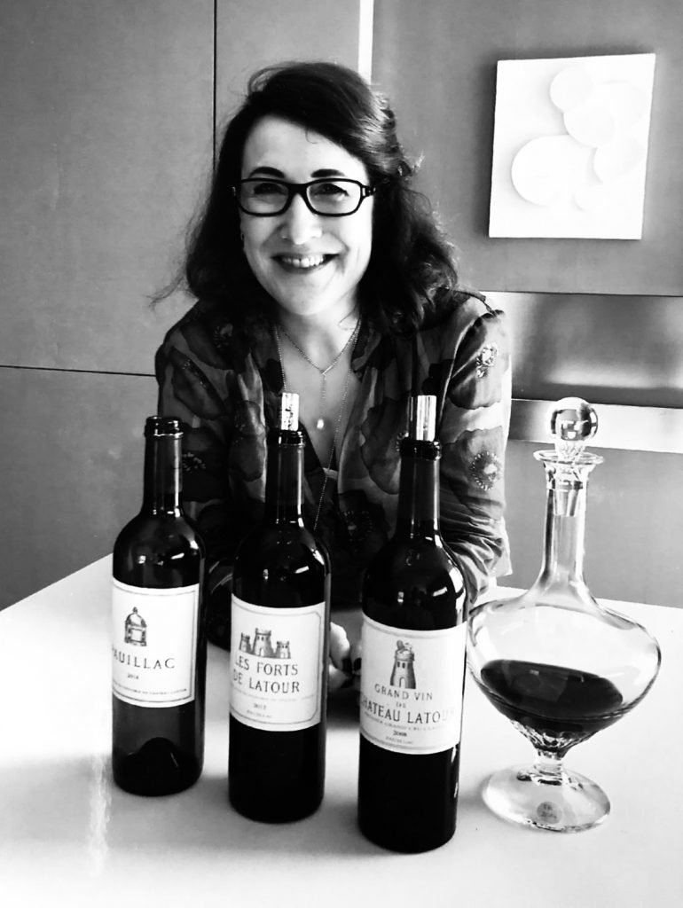 Weinexperte, Sommelier, Weinverkostung, Weinwissen, Weinblog, Weinmagazin, Weinliebhaber, Weinpodcast, Weinprobe, Weinreise, Weinjournalismus, Weinkultur, Weinszene, Weinbranche, Weinwirtschaft, Weinverkauf, Weingeschäft, Weingut, Weinherstellung, Weinproduktion, Winzer, Weinhändler, Weindegustation, Weinbewertung, Weinbeschreibung, Weinanalyse, Weinkritik, Weinsensorik, Weinverkostungsnotizen, Weinempfehlung, Weinführer, Weinkarte, Weintipps, Weinpreise, Weinbewertungen, Weinexpertenmeinung, Weinfachhandel, Weinauswahl, Weinkeller, Weinausbau, Weinreben, Weinbau, Terroir, Weinregion, Weinbaugebiet, Weinbauklima, Weinberge, Weinlese, Rebsorten, Weintrauben, Weißwein, Rotwein, Roséwein, Schaumwein, Sekt, Champagner, Naturwein, Bio-Wein, biodynamischer Wein, Orange Wine, Pet Nat, Süßwein, Dessertwein, Eiswein, Spätlese, Kabinett, Trockenbeerenauslese, Qualitätswein, Prädikatswein, Tafelwein, Landwein, Grand Cru, Premier Cru, Barrique, Holzfass, Edelstahltank, Weinlagerung, Weinreifung, Flaschenreifung, Dekantieren, Karaffieren, Weinservice, Weingläser, Weinzubehör, Weinzubehör kaufen, Weinlager, Weinshop, Online-Weinhandel, Weinbestellung, Weinempfehlungen, Weinpreise vergleichen, Weingeschenke, Weinpräsent, Weinveranstaltungen, Weinfestival, Weinmesse, Weinseminar, Weinprobe buchen, Online-Weinprobe, Virtuelle Weinprobe, Weinabend, Weinerlebnis, Wein & Speisen, Weinpairing, Foodpairing, Käse und Wein, Wein und Fleisch, Wein und Fisch, Veganer Wein, Vegetarische Weinbegleitung, Sommelier-Tipps, Weinlexikon, Weinwissen für Anfänger, Weinwissen für Fortgeschrittene, Wein online kaufen, Wein-Abo, Weinclub, Weinbar, Weinlokal, Weinrestaurant, Sternekoch und Wein, Gourmet-Wein, Luxuswein, Raritätenwein, Weinraritäten, Alte Weine, Weinlagerung zuhause, Weinkühlschrank, Weinsammlung, Wein als Investment, Weinauktionen, Weinpreise Entwicklung, Weintrends, Naturwein-Trend, Nachhaltiger Wein, Faire Weine, Low Intervention Wine, Wein Podcast, Wein-Influencer, Weinblogger, Weinkritiker, Weinbewertungen online, Weinvergleich, Weinmarketing, Weinbranding, Weinhandel digital, Direktimport Wein, Exklusive Weine, Boutique-Wein, Familienweingut, Weingüter Deutschland, Weingüter Frankreich, Weingüter Italien, Weingüter Spanien, Weingüter Österreich, Weingüter Portugal, Weingüter Kalifornien, Weingüter Australien, Weingüter Südafrika, Weinregion Bordeaux, Weinregion Burgund, Weinregion Toskana, Weinregion Rioja, Weinregion Mosel, Weinregion Rheingau, Weinregion Pfalz, Weinregion Wachau, Weinregion Mendoza, Weinregion Napa Valley, Weinregion Barossa Valley, Weinregion Stellenbosch, Weinregion Champagne, Weinregion Loire, Weinregion Chianti, Weinregion Priorat, Weinregion Douro, Weinregion Oregon, Weinregion Washington State, Weinregion Neuseeland, Spitzenweine, Fine Wine, Kultweine, Prestige-Weine, Weinspekulation, Weinrecht, Weinetikett, Weinflasche, Korken oder Schraubverschluss, Weinlagerkapazität, Weintemperatur, Serviertemperatur, Weinbelüftung, Weinoxidation, Weinchemie, Weinbiologie, Weinaromen, Weinaromatik, Geschmackskategorien Wein, Weinprofil, Weinsäure, Weintannin, Restzucker, Alkoholgehalt Wein, Schwefel im Wein, Sulfite im Wein, Weinfehler, korkiger Wein, Weinkristalle, Depot im Wein, Wein trübe, Wein dekantieren ja oder nein, Weingenuss, Weinphilosophie, Weinpassion.