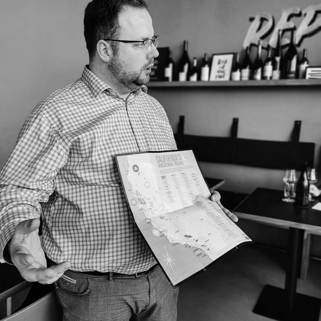 wein, weinsorte, rotwein, weißwein, roséwein, weingut, sommelier, sommellerie, weinprobe, weinverkostung, weinbewertung, weinwissen, weinbeschreibung, weincharakter, weinaromen, weinempfehlung, weinberatung, weintipp, weinpairing, foodpairing, weinbegleitung, wein und essen, wein zum fisch, wein zum steak, wein zu käse, wein zu pasta, wein zum dessert, weinmenü, fine dining, gastronomie, restaurantwein, haubenrestaurant, michelin, delice stuttgart, weinliste, weinkarte, weinauswahl, servicekultur, servicekunst, gastgeber, sommelierschule, sommelierschein, sommelierschulung, sensorik, weinsensorik, aromarad, geschmacksprofil, terroir, weinbau, weinrebe, rebsorte, weinberg, weinregion, herkunft, weinland, weinbaugebiet, deutschlandwein, italienwein, französischer wein, spanischer wein, österreichwein, schweizer wein, südafrika wein, kalifornien wein, napa valley, bordeaux, burgund, chianti, rioja, ribera del duero, moselwein, pfalzwein, rheingau, rheinhessen, frankenwein, badenwein, sachsenwein, saale-unstrut, elsasswein, piemontwein, barolo, barbaresco, brunello, amarone, valpolicella, prosecco, franciacorta, champagne, cremants, sekt, deutscher sekt, schaumwein, stillwein, natural wine, orange wine, biodynamischer wein, biowein, veganer wein, nachhaltiger wein, weinherstellung, kelterung, gärung, malolaktische gärung, ausbau, barrique, holzfass, edelstahltank, flaschenreife, dekantieren, karaffieren, weinservice, trinktemperatur, weinglas, zieher vision, zieher glass, burgunderglas, rieslingglas, universalglas, rotweinglas, weißweinglas, glasform, aromaentfaltung, glasempfehlung, weinlagerung, weinkeller, weinklimaschrank, weintemperierung, korken, schraubverschluss, naturkork, glasverschluss, korkfehler, oxidation, belüftung, sediment, depot, weinflecken, weinstein, weinfehler, schwefel, säure, restzucker, trocken, halbtrocken, feinherb, lieblich, süßwein, dessertwein, eiswein, beerenauslese, trockenbeerenauslese, spätlese, auslese, kabinett, pradikatswein, qualitätswein, tafelwein, landwein, weingesetz, appellation, docg, aoc, d.o., vdp, grosses gewächs, erste lage, weinbewertungssystem, parker punkte, falstaff punkte, vinum, wein plus, tasting note, verkostungsnotiz, farbe, bukett, duft, mundgefühl, struktur, körper, tannin, abgang, länge, komplexität, balance, mineralität, frucht, würze, florale noten, kräuter, vanille, toast, mokka, leder, erde, stein, graphite, salz, kalk, kirsche, pflaume, himbeere, brombeere, apfel, birne, zitrus, limette, grapefruit, ananas, mango, pfirsich, marille, honig, haselnuss, mandel, butter, karamell, rauch, pfeffer, balsamico, eukalyptus, menthol, kräuterwürze, kräuterduft, rosennote, veilchen, lavendel, wacholder, muskat, zimt, nelke, kumin, schokolade, kaffeebohne, toastbrot, hefe, brioche, kreide, mineralisch, floral, würzig, fruchtig, elegant, kräftig, rund, harmonisch, frisch, kühl, linear, lang, dicht, filigran, stoffig, samtig, cremig, lebendig, fein, komplex, tief, delikat, zart, salzig, kalkig, rauchig, reif, jugendlich, balanciert, animierend, expressiv, subtil, konzentriert, trinkreif, lagerfähig, jahrgang, jahrgangstiefe, jahrgangsvergleich, klimawandel, hitzejahrgang, weinqualität, erntezeitpunkt, handlese, selektion, weinlese, mostgewicht, oechsle, weinsäure, weinzucker, weinalkohol, alkoholgehalt, restzuckeranalyse, ph-wert, schwefelung, filtrierung, unfiltriert, weinbereitung, cuvée, reinsortig, assemblage, blend, fassprobe, bottling, degorgieren, dégorgement, dosage, brut, extra brut, sec, demi sec, doux, reserve, vintage, non vintage, jahrgangssekt, prestige cuvée, grand cru, premier cru, village, cru classé, estate, domaine, tenuta, bodega, château, weingutsführung, weinverkauf, weinhandlung, onlineweinhandel, weinshop, vinothek, weinmesse, weinevent, weinfestival, weingala, weinreise, weintourismus, tasting flight, masterclass, sommelierschule, weinakademie, weinseminar, sensoriktraining, degustation, blindverkostung, vergleichsprobe, horizontale verkostung, vertikale verkostung, weinbeschreibung schreiben, tasting note vorlage, aroma erkennen, wein bewerten, wein empfehlen, best wine germany, best sommeliers, deutscher sommelierverband, wset, court of master sommeliers, weinexperte, weinkritiker, weinjournalismus, weinblog, weinpodcast, weinmagazin, weinwissen online, gastrokultur, kulinarik, gourmet, fine dining szene, sterneküche, haubenküche, pairing idee, menübegleitung, amuse bouche, wein zum käse, wein zum dessert, aperitif, digestif, wein und sake, sakepairing, champagnerpairing, rosétrends, naturalwine trend, orange wine trend, zero dosage, low intervention, slow wine, nachhaltigkeit im weinbau, regenerative weinwirtschaft, biodynamik, demeter, ecovin, fair’n green, klimaneutraler wein, co2 bilanz wein, glas vs bag in box, wein innovation, alkoholfreier wein, entalkoholisierter wein, wein ohne alkohol, wein mit wenig alkohol, leichte weine, sommerwein, winterwein, festtagswein, weihnachtswein, osterwein, grillwein, terrassewein, picknickwein, aperitifwein, brunchwein, valentinstag wein, muttertag wein, geschenkwein, weingeschenk, firmengeschenk, personalisiertes etikett, flaschenetikett, etikettendesign, korkenzieher, sommeliermesser, dekantierkaraffe, weinausgießer, weinthermometer, flaschenverschluss, weinaccessoires, weinreinigung, glasreinigung, weinglaspolitur, weingläser kaufen, zieher gläser, zieher vision balance, zieher vision intense, zieher vision fresh, zieher vision straight, zieher vision graceful, zieher vision rich, zieher vision delicate, glastest, aromaentwicklung, gläservergleich, weinservice im restaurant, serviceprotokoll, mise en place wein, gastansprache, storytelling am tisch, weinphilosophie, emotion im service, gastzufriedenheit, feinsinn, wein und kultur, wein und kunst, wein und musik, wein und literatur, wein und reisen, weinregion italien, weinregion frankreich, weinregion deutschland, region stuttgart, wein aus württemberg, neckartal wein, remstal, heilbronner weinstraße, wein aus der pfalz, wein aus baden, wein aus franken, wein aus der mosel, rheingau riesling, pfälzer chardonnay, deutscher pinot noir, spätburgunder, grauburgunder, weissburgunder, silvaner, riesling, sauvignon blanc, muskateller, scheurebe, gewürztraminer, chardonnay, pinot blanc, pinot gris, pinot noir, nebbiolo, sangiovese, tempranillo, cabernet sauvignon, merlot, syrah, grenache, carignan, malbec, zinfandel, shiraz, touriga nacional, albariño, vermentino, verdejo, grüner veltliner, blaufränkisch, zweigelt, saint laurent, tannat, barbera, dolcetto, aglianico, nero d’avola, cortese, garganega, viognier, marsanne, roussanne, chenin blanc, rieslaner, muscadet, viura, clairette, semillon, weintrend, sommelierszene, weinkultur deutschland, europäische weinkultur, neue weinwelt, alte welt wein, moderne weininterpretation, weinphilosophie, serviceleidenschaft, gastgeberschaft, sinneswahrnehmung, geschmackstraining, feine aromatik, elegance im glas, balance im wein, weincharme, weinleidenschaft, genusskultur, lebensfreude, genussmoment, stilvoll trinken, wein erleben, wein entdecken, wein verstehen, wein teilen, wein genießen, wein erleben podcast, sommelier interview, evangelos pattas, delice restaurant, stuttgart fine dining, silvio nitzsche podcast, sommeliers erzählen, weinwissen teilen, deutsche sommellerie, weinleidenschaft deutschland, kultur des genusses, wein und leben, kunst des servierens, stille eleganz, wein als beziehung, genuss im glas, handwerk im service, achtsamkeit im wein, feine noten, große momente, leben mit wein, service und seele, wein als sprache, die kunst des pairings.