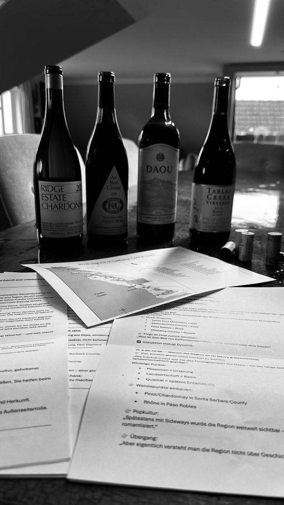 wein, weinsorte, rotwein, weißwein, roséwein, weingut, sommelier, sommellerie, weinprobe, weinverkostung, weinbewertung, weinwissen, weinbeschreibung, weincharakter, weinaromen, weinempfehlung, weinberatung, weintipp, weinpairing, foodpairing, weinbegleitung, wein und essen, wein zum fisch, wein zum steak, wein zu käse, wein zu pasta, wein zum dessert, weinmenü, fine dining, gastronomie, restaurantwein, haubenrestaurant, michelin, delice stuttgart, weinliste, weinkarte, weinauswahl, servicekultur, servicekunst, gastgeber, sommelierschule, sommelierschein, sommelierschulung, sensorik, weinsensorik, aromarad, geschmacksprofil, terroir, weinbau, weinrebe, rebsorte, weinberg, weinregion, herkunft, weinland, weinbaugebiet, deutschlandwein, italienwein, französischer wein, spanischer wein, österreichwein, schweizer wein, südafrika wein, kalifornien wein, napa valley, bordeaux, burgund, chianti, rioja, ribera del duero, moselwein, pfalzwein, rheingau, rheinhessen, frankenwein, badenwein, sachsenwein, saale-unstrut, elsasswein, piemontwein, barolo, barbaresco, brunello, amarone, valpolicella, prosecco, franciacorta, champagne, cremants, sekt, deutscher sekt, schaumwein, stillwein, natural wine, orange wine, biodynamischer wein, biowein, veganer wein, nachhaltiger wein, weinherstellung, kelterung, gärung, malolaktische gärung, ausbau, barrique, holzfass, edelstahltank, flaschenreife, dekantieren, karaffieren, weinservice, trinktemperatur, weinglas, zieher vision, zieher glass, burgunderglas, rieslingglas, universalglas, rotweinglas, weißweinglas, glasform, aromaentfaltung, glasempfehlung, weinlagerung, weinkeller, weinklimaschrank, weintemperierung, korken, schraubverschluss, naturkork, glasverschluss, korkfehler, oxidation, belüftung, sediment, depot, weinflecken, weinstein, weinfehler, schwefel, säure, restzucker, trocken, halbtrocken, feinherb, lieblich, süßwein, dessertwein, eiswein, beerenauslese, trockenbeerenauslese, spätlese, auslese, kabinett, pradikatswein, qualitätswein, tafelwein, landwein, weingesetz, appellation, docg, aoc, d.o., vdp, grosses gewächs, erste lage, weinbewertungssystem, parker punkte, falstaff punkte, vinum, wein plus, tasting note, verkostungsnotiz, farbe, bukett, duft, mundgefühl, struktur, körper, tannin, abgang, länge, komplexität, balance, mineralität, frucht, würze, florale noten, kräuter, vanille, toast, mokka, leder, erde, stein, graphite, salz, kalk, kirsche, pflaume, himbeere, brombeere, apfel, birne, zitrus, limette, grapefruit, ananas, mango, pfirsich, marille, honig, haselnuss, mandel, butter, karamell, rauch, pfeffer, balsamico, eukalyptus, menthol, kräuterwürze, kräuterduft, rosennote, veilchen, lavendel, wacholder, muskat, zimt, nelke, kumin, schokolade, kaffeebohne, toastbrot, hefe, brioche, kreide, mineralisch, floral, würzig, fruchtig, elegant, kräftig, rund, harmonisch, frisch, kühl, linear, lang, dicht, filigran, stoffig, samtig, cremig, lebendig, fein, komplex, tief, delikat, zart, salzig, kalkig, rauchig, reif, jugendlich, balanciert, animierend, expressiv, subtil, konzentriert, trinkreif, lagerfähig, jahrgang, jahrgangstiefe, jahrgangsvergleich, klimawandel, hitzejahrgang, weinqualität, erntezeitpunkt, handlese, selektion, weinlese, mostgewicht, oechsle, weinsäure, weinzucker, weinalkohol, alkoholgehalt, restzuckeranalyse, ph-wert, schwefelung, filtrierung, unfiltriert, weinbereitung, cuvée, reinsortig, assemblage, blend, fassprobe, bottling, degorgieren, dégorgement, dosage, brut, extra brut, sec, demi sec, doux, reserve, vintage, non vintage, jahrgangssekt, prestige cuvée, grand cru, premier cru, village, cru classé, estate, domaine, tenuta, bodega, château, weingutsführung, weinverkauf, weinhandlung, onlineweinhandel, weinshop, vinothek, weinmesse, weinevent, weinfestival, weingala, weinreise, weintourismus, tasting flight, masterclass, sommelierschule, weinakademie, weinseminar, sensoriktraining, degustation, blindverkostung, vergleichsprobe, horizontale verkostung, vertikale verkostung, weinbeschreibung schreiben, tasting note vorlage, aroma erkennen, wein bewerten, wein empfehlen, best wine germany, best sommeliers, deutscher sommelierverband, wset, court of master sommeliers, weinexperte, weinkritiker, weinjournalismus, weinblog, weinpodcast, weinmagazin, weinwissen online, gastrokultur, kulinarik, gourmet, fine dining szene, sterneküche, haubenküche, pairing idee, menübegleitung, amuse bouche, wein zum käse, wein zum dessert, aperitif, digestif, wein und sake, sakepairing, champagnerpairing, rosétrends, naturalwine trend, orange wine trend, zero dosage, low intervention, slow wine, nachhaltigkeit im weinbau, regenerative weinwirtschaft, biodynamik, demeter, ecovin, fair’n green, klimaneutraler wein, co2 bilanz wein, glas vs bag in box, wein innovation, alkoholfreier wein, entalkoholisierter wein, wein ohne alkohol, wein mit wenig alkohol, leichte weine, sommerwein, winterwein, festtagswein, weihnachtswein, osterwein, grillwein, terrassewein, picknickwein, aperitifwein, brunchwein, valentinstag wein, muttertag wein, geschenkwein, weingeschenk, firmengeschenk, personalisiertes etikett, flaschenetikett, etikettendesign, korkenzieher, sommeliermesser, dekantierkaraffe, weinausgießer, weinthermometer, flaschenverschluss, weinaccessoires, weinreinigung, glasreinigung, weinglaspolitur, weingläser kaufen, zieher gläser, zieher vision balance, zieher vision intense, zieher vision fresh, zieher vision straight, zieher vision graceful, zieher vision rich, zieher vision delicate, glastest, aromaentwicklung, gläservergleich, weinservice im restaurant, serviceprotokoll, mise en place wein, gastansprache, storytelling am tisch, weinphilosophie, emotion im service, gastzufriedenheit, feinsinn, wein und kultur, wein und kunst, wein und musik, wein und literatur, wein und reisen, weinregion italien, weinregion frankreich, weinregion deutschland, region stuttgart, wein aus württemberg, neckartal wein, remstal, heilbronner weinstraße, wein aus der pfalz, wein aus baden, wein aus franken, wein aus der mosel, rheingau riesling, pfälzer chardonnay, deutscher pinot noir, spätburgunder, grauburgunder, weissburgunder, silvaner, riesling, sauvignon blanc, muskateller, scheurebe, gewürztraminer, chardonnay, pinot blanc, pinot gris, pinot noir, nebbiolo, sangiovese, tempranillo, cabernet sauvignon, merlot, syrah, grenache, carignan, malbec, zinfandel, shiraz, touriga nacional, albariño, vermentino, verdejo, grüner veltliner, blaufränkisch, zweigelt, saint laurent, tannat, barbera, dolcetto, aglianico, nero d’avola, cortese, garganega, viognier, marsanne, roussanne, chenin blanc, rieslaner, muscadet, viura, clairette, semillon, weintrend, sommelierszene, weinkultur deutschland, europäische weinkultur, neue weinwelt, alte welt wein, moderne weininterpretation, weinphilosophie, serviceleidenschaft, gastgeberschaft, sinneswahrnehmung, geschmackstraining, feine aromatik, elegance im glas, balance im wein, weincharme, weinleidenschaft, genusskultur, lebensfreude, genussmoment, stilvoll trinken, wein erleben, wein entdecken, wein verstehen, wein teilen, wein genießen, wein erleben podcast, sommelier interview, evangelos pattas, delice restaurant, stuttgart fine dining, silvio nitzsche podcast, sommeliers erzählen, weinwissen teilen, deutsche sommellerie, weinleidenschaft deutschland, kultur des genusses, wein und leben, kunst des servierens, stille eleganz, wein als beziehung, genuss im glas, handwerk im service, achtsamkeit im wein, feine noten, große momente, leben mit wein, service und seele, wein als sprache, die kunst des pairings.