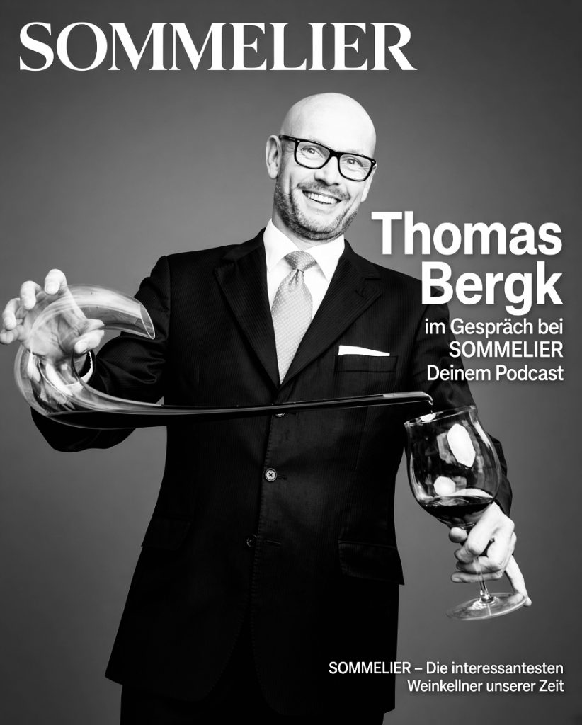Spätburgunder, Deutscher Spätburgunder, Großer Spätburgunder, Beste Spätburgunder, Spätburgunder Deutschland, Spätburgunder Verkostung, Spätburgunder Tasting, Spätburgunder Podcast, Spätburgunder Masterclass, Spätburgunder Sommelier, Rotwein, Deutscher Rotwein, Premium Rotwein, Spitzenrotwein, Burgunder, Pinot, Pinot Noir, Blauburgunder, Burgunderstil, Burgunderliebhaber, Wein, Weinwissen, Weinpodcast, Weinverkostung, Weinseminar, Weinakademie, Weinschule, Weinberatung, Sommelier, Sommeliers, Weinkritiker, Weinexperte, Weinbewertung, Blindprobe, Blindverkostung, Masterclass, Foodpairing, Food Pairing, Fine Dining, Michelin, Sterneküche, Gourmet, Genuss, Weingenuss, Weinliebhaber, Weinkultur, Terroir, Herkunft, Lage, Große Lage, VDP, Großes Gewächs, GG, Einzellage, Kalk, Muschelkalk, Löss, Lösslehm, Lehm, Ton, Granit, Schiefer, Basalt, Vulkanboden, Buntsandstein, Keuper, Gneis, Quarzit, Bodenprofil, Mineralität, Mineralisch, Eleganz, Finesse, Balance, Präzision, Struktur, Textur, Tiefgang, Spannung, Komplexität, Länge, Nachhall, Persistenz, Harmonie, Saftigkeit, Lebendigkeit, Authentizität, Charakter, Typizität, Jahrgang, Flaschenreife, Reifepotenzial, Lagerfähigkeit, Dekantieren, Karaffieren, Belüften, Burgunderglas, Weinglas, Sensorik, Bouquet, Aroma, Duft, Nase, Gaumen, Mundgefühl, Finale, Abgang, Kirsche, Sauerkirsche, Amarena, Himbeere, Erdbeere, Johannisbeere, Preiselbeere, Cranberry, Granatapfel, Veilchen, Rose, Kirschblüte, Unterholz, Waldboden, Trüffel, Pilze, Moos, Rauch, Speck, Graphit, Feuerstein, Kakao, Schokolade, Nelke, Zimt, Piment, Sandelholz, Zedernholz, Barrique, Holzfass, Tonneau, Stückfass, Ganztraube, Ganztraubenvergärung, Maische, Maischestandzeit, Spontangärung, Reinzuchthefe, Feinhefe, Hefe, Bâtonnage, Malolaktik, biologischer Säureabbau, Handlese, Selektion, Ertragsreduzierung, Laubarbeit, Weinberg, Rebstock, Alte Reben, Rebalter, Klon, Selection Massale, Nachhaltigkeit, Biowein, Biodynamie, Demeter, Naturwein, Winzer, Weingut, Kellermeister, Weinmacher, Weinphilosophie, Weinreise, Weintourismus, Weinregion, Ahr, Baden, Kaiserstuhl,