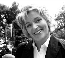wein, weinsorte, rotwein, weißwein, roséwein, weingut, sommelier, sommellerie, weinprobe, weinverkostung, weinbewertung, weinwissen, weinbeschreibung, weincharakter, weinaromen, weinempfehlung, weinberatung, weintipp, weinpairing, foodpairing, weinbegleitung, wein und essen, wein zum fisch, wein zum steak, wein zu käse, wein zu pasta, wein zum dessert, weinmenü, fine dining, gastronomie, restaurantwein, haubenrestaurant, michelin, delice stuttgart, weinliste, weinkarte, weinauswahl, servicekultur, servicekunst, gastgeber, sommelierschule, sommelierschein, sommelierschulung, sensorik, weinsensorik, aromarad, geschmacksprofil, terroir, weinbau, weinrebe, rebsorte, weinberg, weinregion, herkunft, weinland, weinbaugebiet, deutschlandwein, italienwein, französischer wein, spanischer wein, österreichwein, schweizer wein, südafrika wein, kalifornien wein, napa valley, bordeaux, burgund, chianti, rioja, ribera del duero, moselwein, pfalzwein, rheingau, rheinhessen, frankenwein, badenwein, sachsenwein, saale-unstrut, elsasswein, piemontwein, barolo, barbaresco, brunello, amarone, valpolicella, prosecco, franciacorta, champagne, cremants, sekt, deutscher sekt, schaumwein, stillwein, natural wine, orange wine, biodynamischer wein, biowein, veganer wein, nachhaltiger wein, weinherstellung, kelterung, gärung, malolaktische gärung, ausbau, barrique, holzfass, edelstahltank, flaschenreife, dekantieren, karaffieren, weinservice, trinktemperatur, weinglas, zieher vision, zieher glass, burgunderglas, rieslingglas, universalglas, rotweinglas, weißweinglas, glasform, aromaentfaltung, glasempfehlung, weinlagerung, weinkeller, weinklimaschrank, weintemperierung, korken, schraubverschluss, naturkork, glasverschluss, korkfehler, oxidation, belüftung, sediment, depot, weinflecken, weinstein, weinfehler, schwefel, säure, restzucker, trocken, halbtrocken, feinherb, lieblich, süßwein, dessertwein, eiswein, beerenauslese, trockenbeerenauslese, spätlese, auslese, kabinett, pradikatswein, qualitätswein, tafelwein, landwein, weingesetz, appellation, docg, aoc, d.o., vdp, grosses gewächs, erste lage, weinbewertungssystem, parker punkte, falstaff punkte, vinum, wein plus, tasting note, verkostungsnotiz, farbe, bukett, duft, mundgefühl, struktur, körper, tannin, abgang, länge, komplexität, balance, mineralität, frucht, würze, florale noten, kräuter, vanille, toast, mokka, leder, erde, stein, graphite, salz, kalk, kirsche, pflaume, himbeere, brombeere, apfel, birne, zitrus, limette, grapefruit, ananas, mango, pfirsich, marille, honig, haselnuss, mandel, butter, karamell, rauch, pfeffer, balsamico, eukalyptus, menthol, kräuterwürze, kräuterduft, rosennote, veilchen, lavendel, wacholder, muskat, zimt, nelke, kumin, schokolade, kaffeebohne, toastbrot, hefe, brioche, kreide, mineralisch, floral, würzig, fruchtig, elegant, kräftig, rund, harmonisch, frisch, kühl, linear, lang, dicht, filigran, stoffig, samtig, cremig, lebendig, fein, komplex, tief, delikat, zart, salzig, kalkig, rauchig, reif, jugendlich, balanciert, animierend, expressiv, subtil, konzentriert, trinkreif, lagerfähig, jahrgang, jahrgangstiefe, jahrgangsvergleich, klimawandel, hitzejahrgang, weinqualität, erntezeitpunkt, handlese, selektion, weinlese, mostgewicht, oechsle, weinsäure, weinzucker, weinalkohol, alkoholgehalt, restzuckeranalyse, ph-wert, schwefelung, filtrierung, unfiltriert, weinbereitung, cuvée, reinsortig, assemblage, blend, fassprobe, bottling, degorgieren, dégorgement, dosage, brut, extra brut, sec, demi sec, doux, reserve, vintage, non vintage, jahrgangssekt, prestige cuvée, grand cru, premier cru, village, cru classé, estate, domaine, tenuta, bodega, château, weingutsführung, weinverkauf, weinhandlung, onlineweinhandel, weinshop, vinothek, weinmesse, weinevent, weinfestival, weingala, weinreise, weintourismus, tasting flight, masterclass, sommelierschule, weinakademie, weinseminar, sensoriktraining, degustation, blindverkostung, vergleichsprobe, horizontale verkostung, vertikale verkostung, weinbeschreibung schreiben, tasting note vorlage, aroma erkennen, wein bewerten, wein empfehlen, best wine germany, best sommeliers, deutscher sommelierverband, wset, court of master sommeliers, weinexperte, weinkritiker, weinjournalismus, weinblog, weinpodcast, weinmagazin, weinwissen online, gastrokultur, kulinarik, gourmet, fine dining szene, sterneküche, haubenküche, pairing idee, menübegleitung, amuse bouche, wein zum käse, wein zum dessert, aperitif, digestif, wein und sake, sakepairing, champagnerpairing, rosétrends, naturalwine trend, orange wine trend, zero dosage, low intervention, slow wine, nachhaltigkeit im weinbau, regenerative weinwirtschaft, biodynamik, demeter, ecovin, fair’n green, klimaneutraler wein, co2 bilanz wein, glas vs bag in box, wein innovation, alkoholfreier wein, entalkoholisierter wein, wein ohne alkohol, wein mit wenig alkohol, leichte weine, sommerwein, winterwein, festtagswein, weihnachtswein, osterwein, grillwein, terrassewein, picknickwein, aperitifwein, brunchwein, valentinstag wein, muttertag wein, geschenkwein, weingeschenk, firmengeschenk, personalisiertes etikett, flaschenetikett, etikettendesign, korkenzieher, sommeliermesser, dekantierkaraffe, weinausgießer, weinthermometer, flaschenverschluss, weinaccessoires, weinreinigung, glasreinigung, weinglaspolitur, weingläser kaufen, zieher gläser, zieher vision balance, zieher vision intense, zieher vision fresh, zieher vision straight, zieher vision graceful, zieher vision rich, zieher vision delicate, glastest, aromaentwicklung, gläservergleich, weinservice im restaurant, serviceprotokoll, mise en place wein, gastansprache, storytelling am tisch, weinphilosophie, emotion im service, gastzufriedenheit, feinsinn, wein und kultur, wein und kunst, wein und musik, wein und literatur, wein und reisen, weinregion italien, weinregion frankreich, weinregion deutschland, region stuttgart, wein aus württemberg, neckartal wein, remstal, heilbronner weinstraße, wein aus der pfalz, wein aus baden, wein aus franken, wein aus der mosel, rheingau riesling, pfälzer chardonnay, deutscher pinot noir, spätburgunder, grauburgunder, weissburgunder, silvaner, riesling, sauvignon blanc, muskateller, scheurebe, gewürztraminer, chardonnay, pinot blanc, pinot gris, pinot noir, nebbiolo, sangiovese, tempranillo, cabernet sauvignon, merlot, syrah, grenache, carignan, malbec, zinfandel, shiraz, touriga nacional, albariño, vermentino, verdejo, grüner veltliner, blaufränkisch, zweigelt, saint laurent, tannat, barbera, dolcetto, aglianico, nero d’avola, cortese, garganega, viognier, marsanne, roussanne, chenin blanc, rieslaner, muscadet, viura, clairette, semillon, weintrend, sommelierszene, weinkultur deutschland, europäische weinkultur, neue weinwelt, alte welt wein, moderne weininterpretation, weinphilosophie, serviceleidenschaft, gastgeberschaft, sinneswahrnehmung, geschmackstraining, feine aromatik, elegance im glas, balance im wein, weincharme, weinleidenschaft, genusskultur, lebensfreude, genussmoment, stilvoll trinken, wein erleben, wein entdecken, wein verstehen, wein teilen, wein genießen, wein erleben podcast, sommelier interview, evangelos pattas, delice restaurant, stuttgart fine dining, silvio nitzsche podcast, sommeliers erzählen, weinwissen teilen, deutsche sommellerie, weinleidenschaft deutschland, kultur des genusses, wein und leben, kunst des servierens, stille eleganz, wein als beziehung, genuss im glas, handwerk im service, achtsamkeit im wein, feine noten, große momente, leben mit wein, service und seele, wein als sprache, die kunst des pairings.